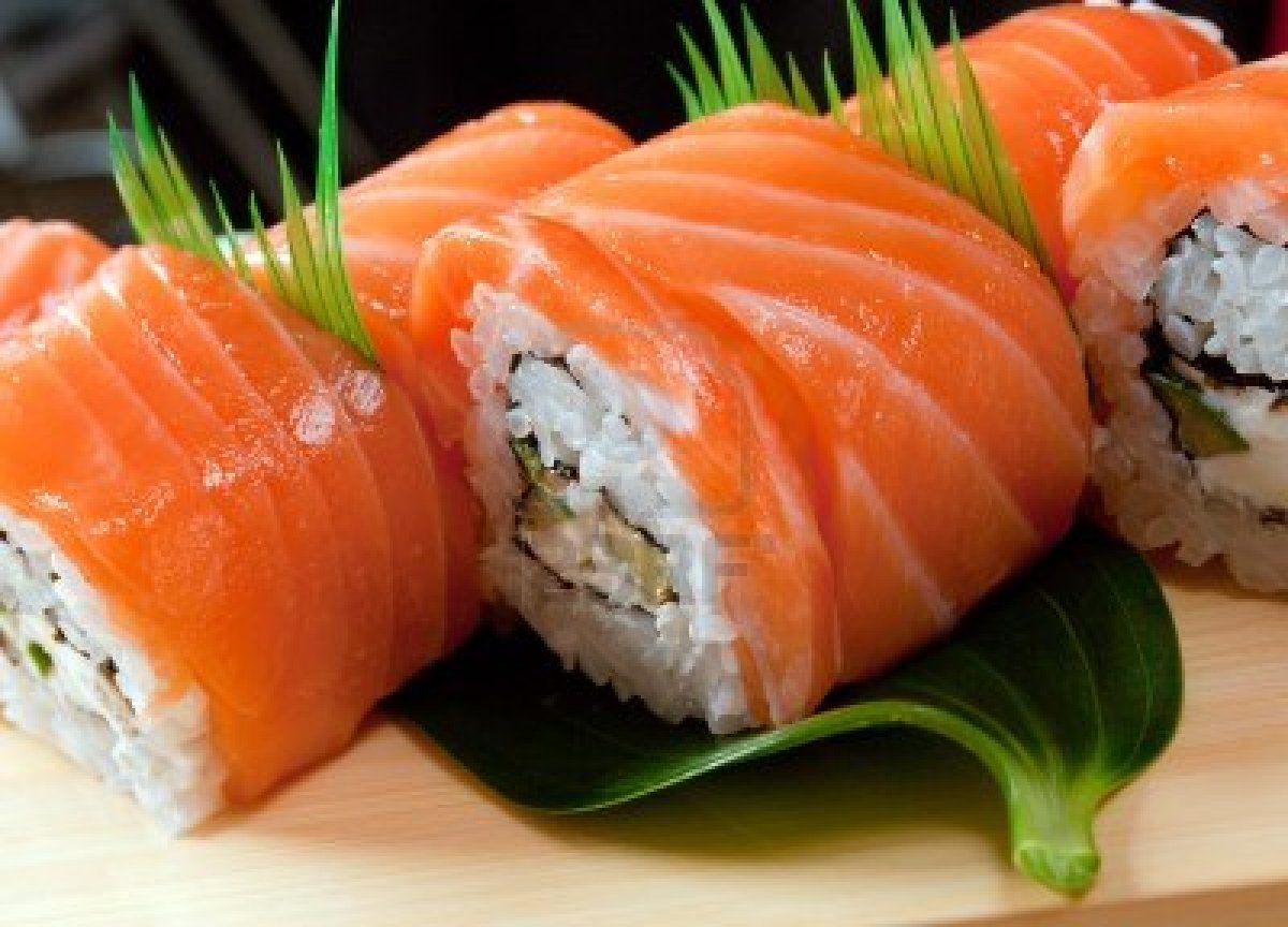 Sushi cá hồi 