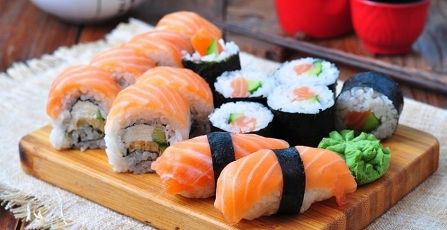 Vào bếp cùng Kyoto Sushi - Sushi cá hồi 