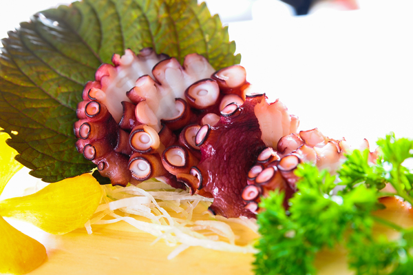 Hải sản tươi ngon làm nên Sashimi trứ danh của đất nước Nhật Bản